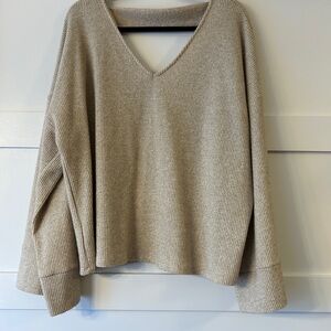 Perfect peach Cozy V-Neck Beige Sweater
